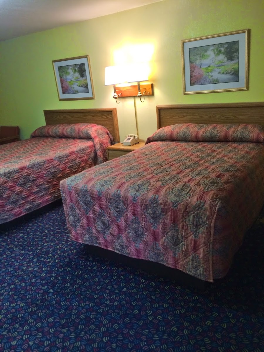 Deluxe Inn photo 2