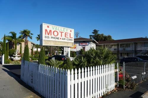 Valley Motel photo 2