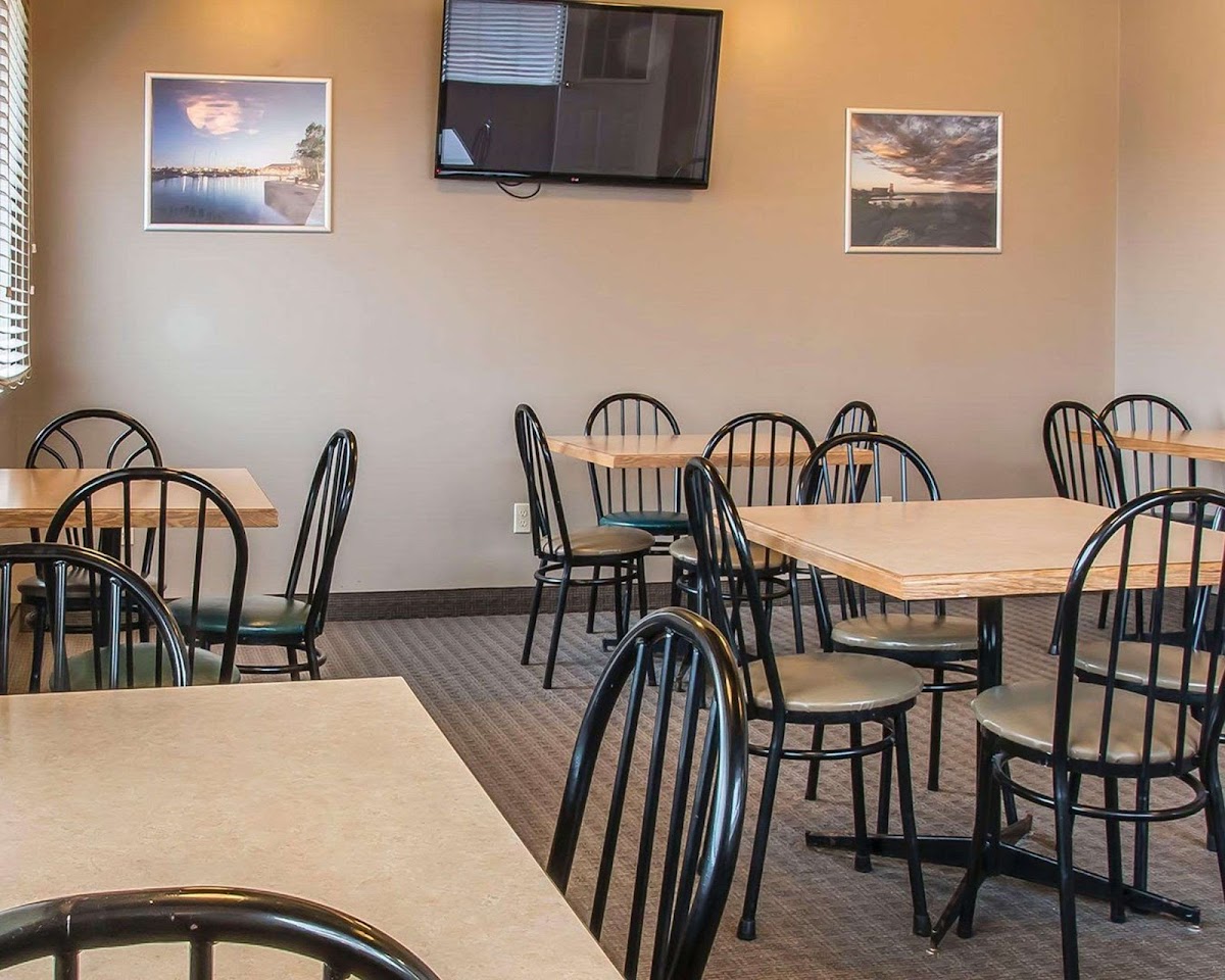Econo Lodge photo 3