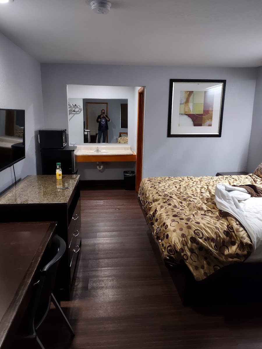 Budget Inn photo 2
