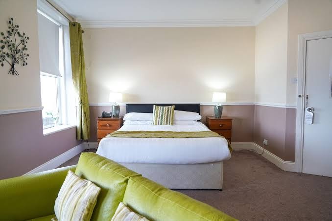 The Royal Hotel photo 3