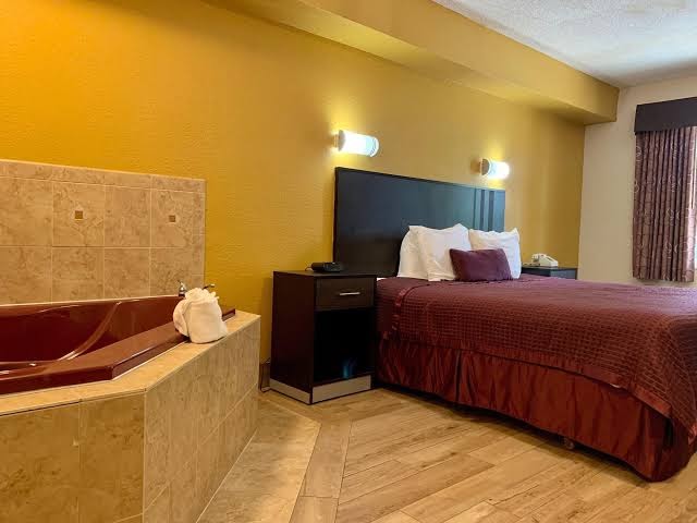 Executive Inn & Suites photo 2