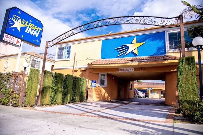 Starlight Inn