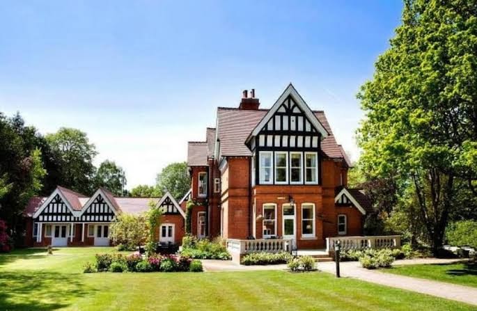 Dower House Hotel