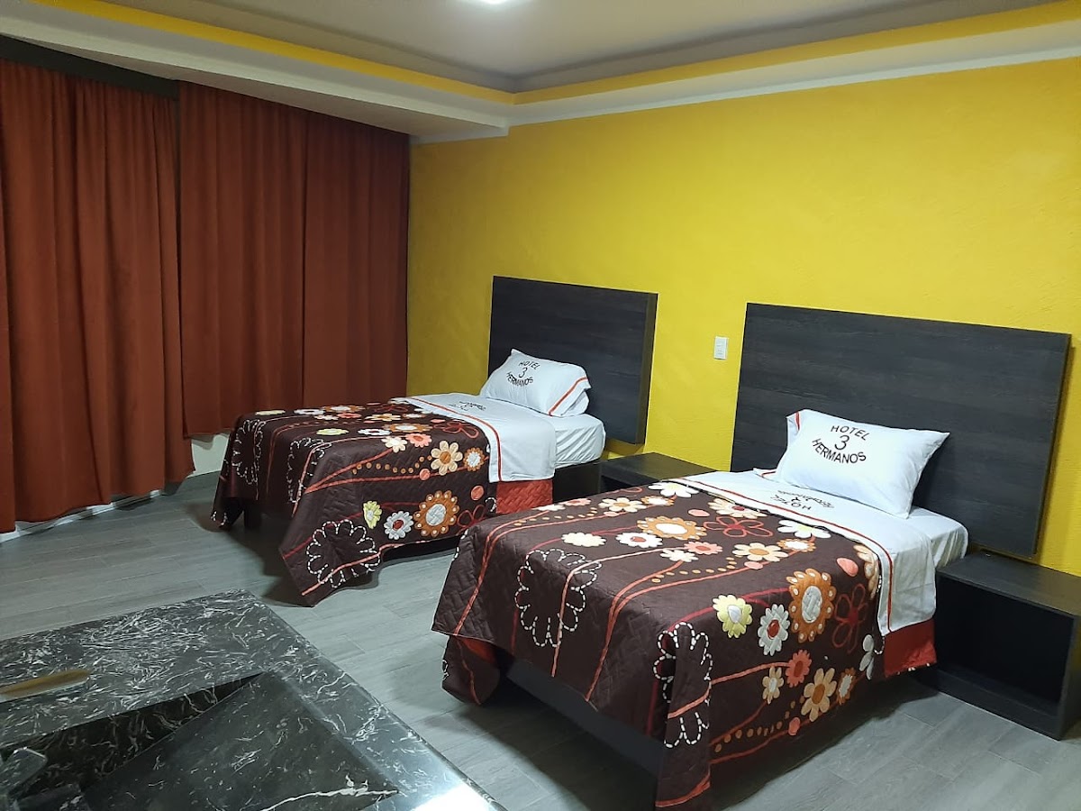 Hotel 3 Hermanos photo 2