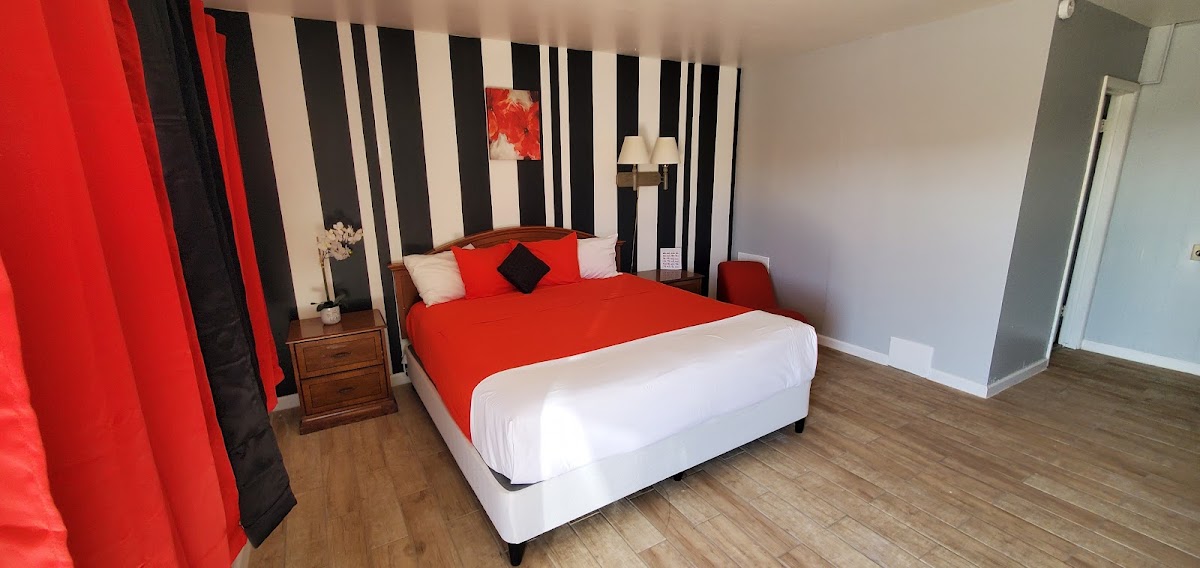 Holiday Motel photo 2