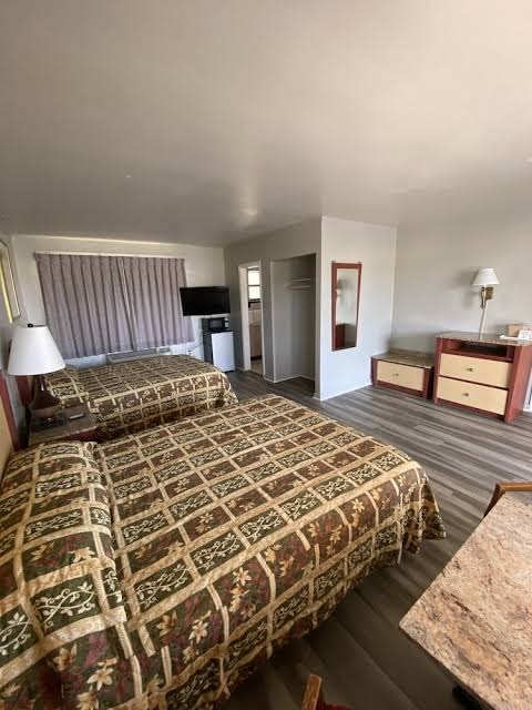 Oak Tree Inn photo 2