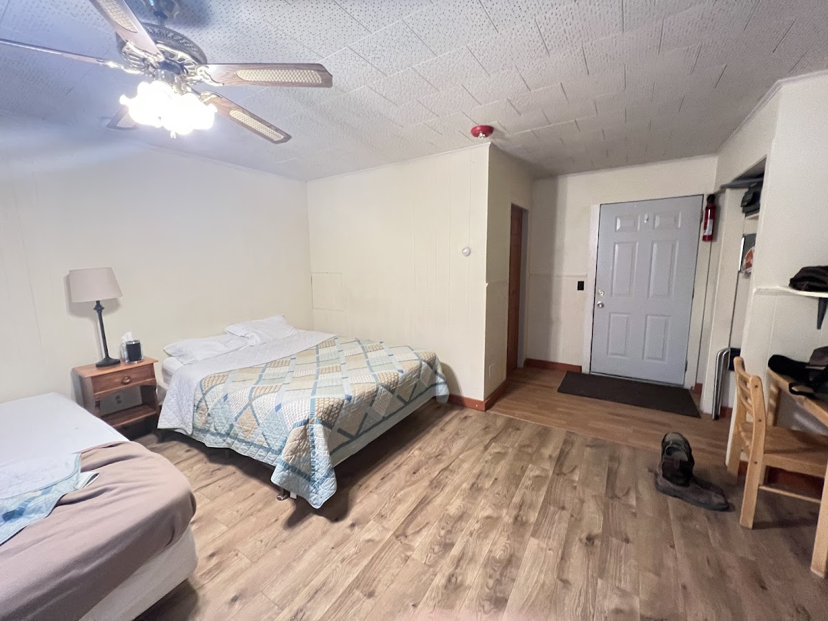 Riverside Inn photo 2