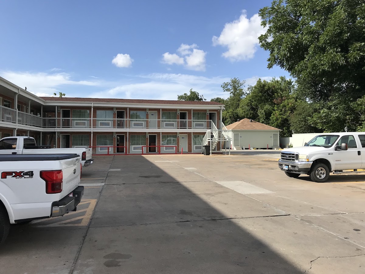 Advance Motel