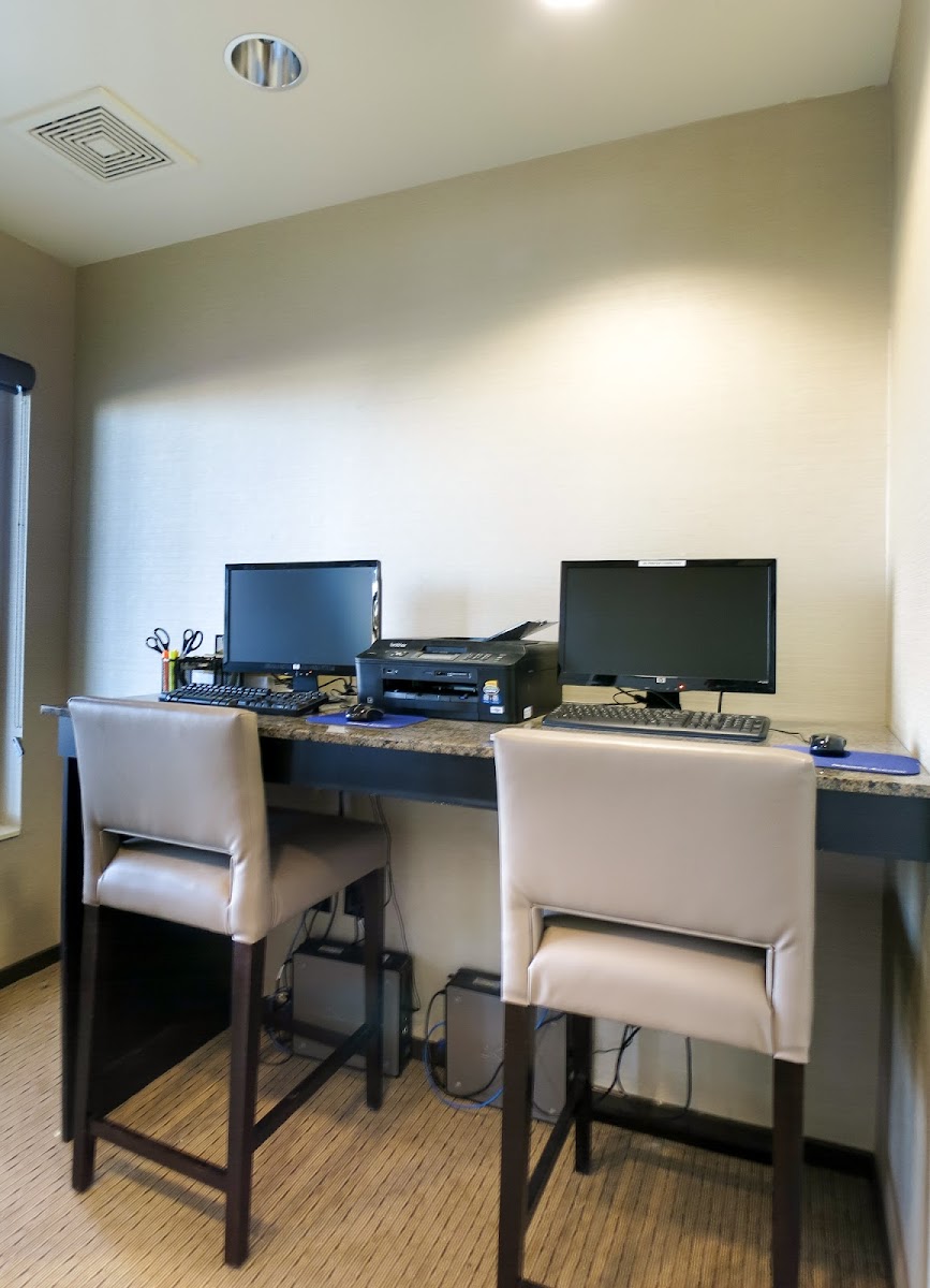 Comfort Suites photo 2
