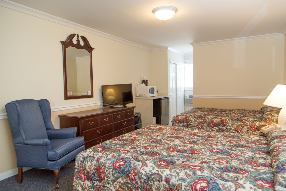Colonial Lodge photo 2