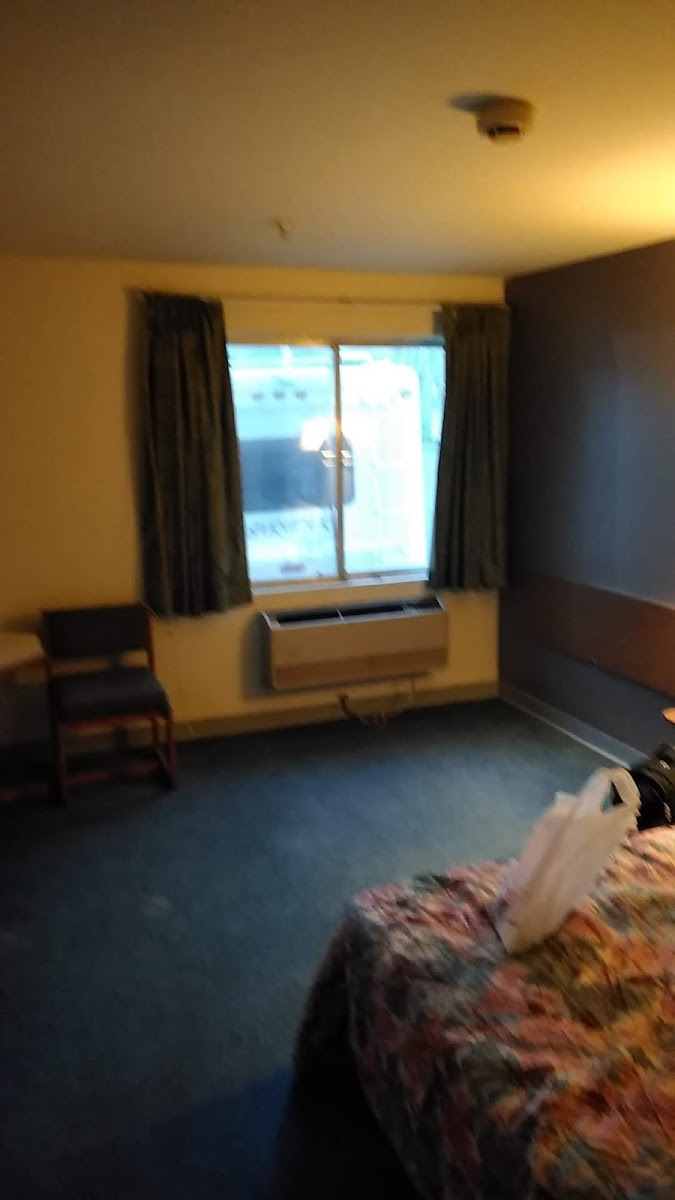 Travelers Inn photo 3