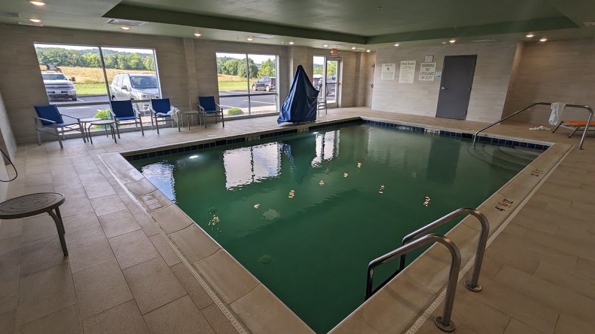 Holiday Inn Express & Suites photo 3