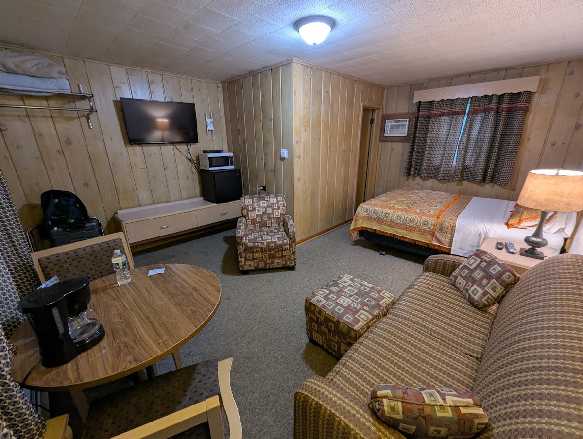 Royal Motel photo 2