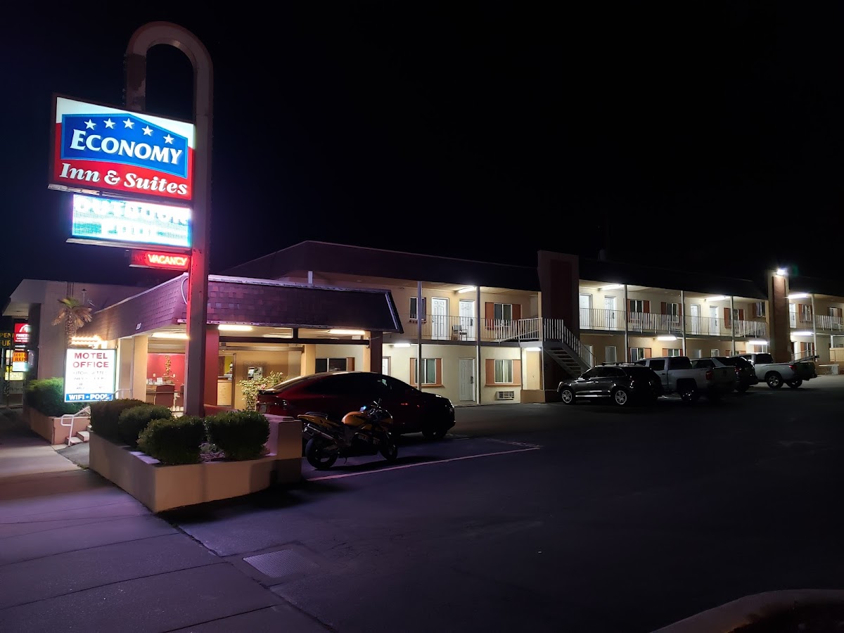 Economy Inn & Suites