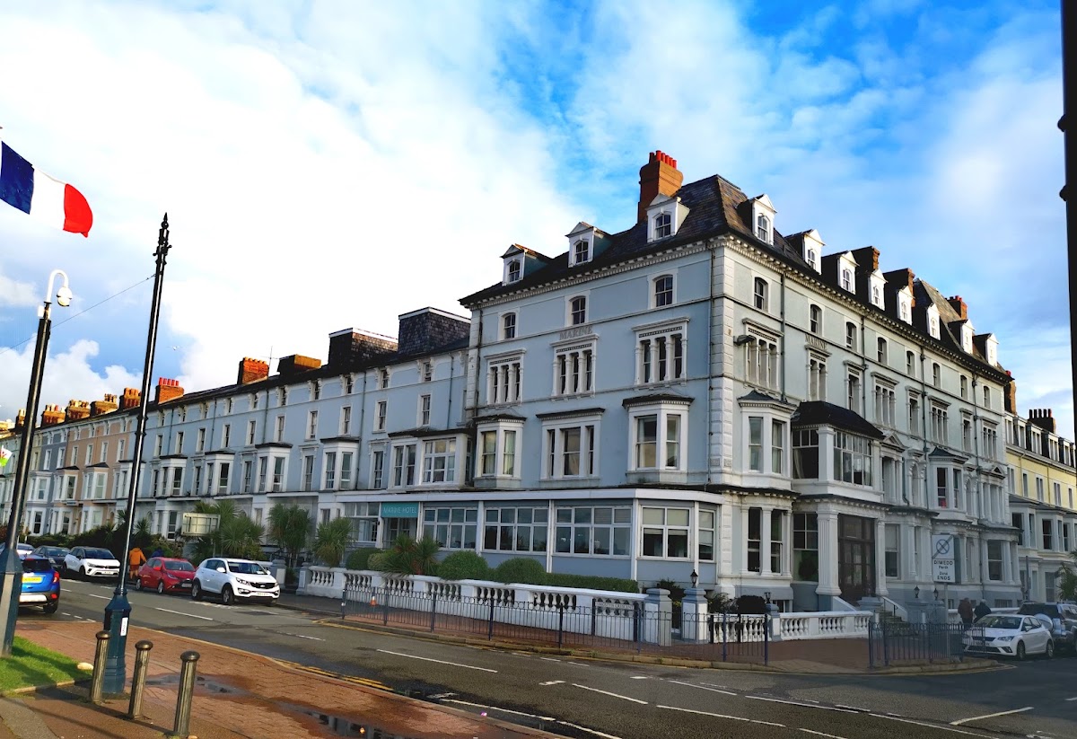 Marine Hotel