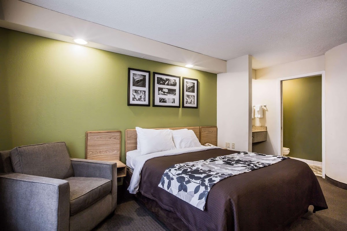 Rodeway Inn photo 2