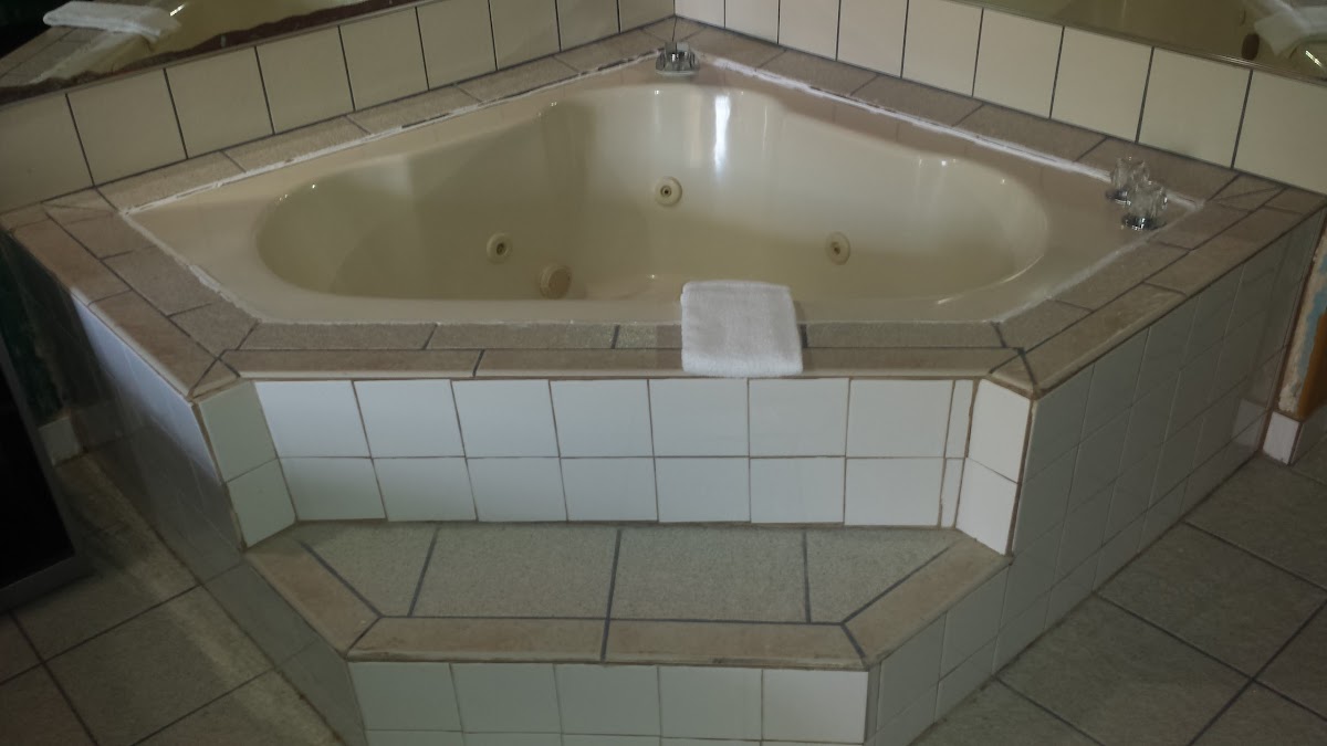 Luxury Inn & Suites photo 2