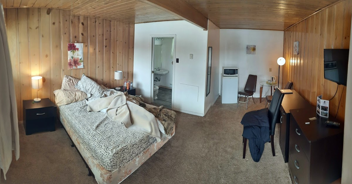 Cedars Motel photo 2