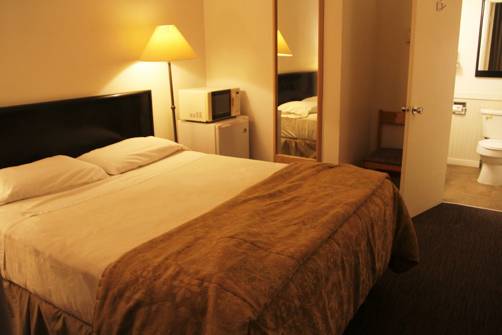 Coach Light Motel photo 2