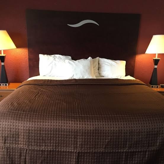 Town & Country Motel photo 2