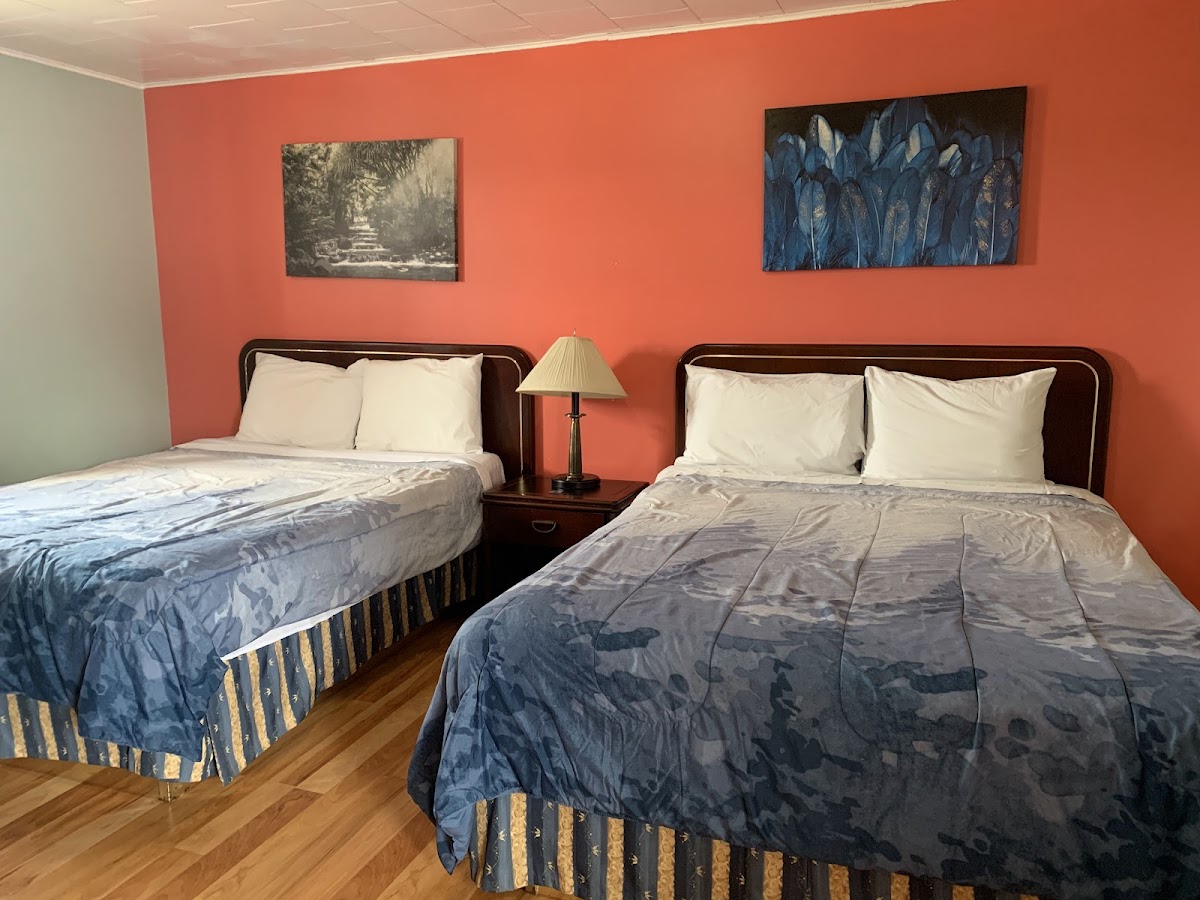 Colonial Motel photo 2