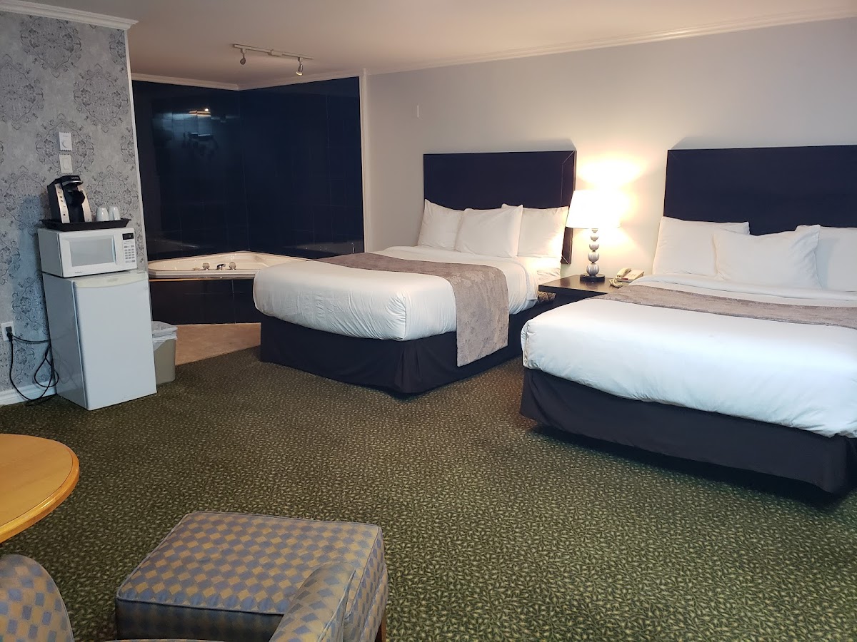 Regency Inn & Suites photo 2
