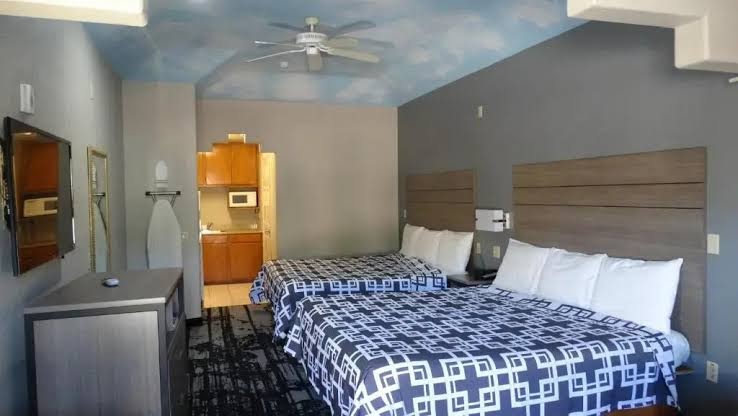 Regency Inn & Suites photo 2