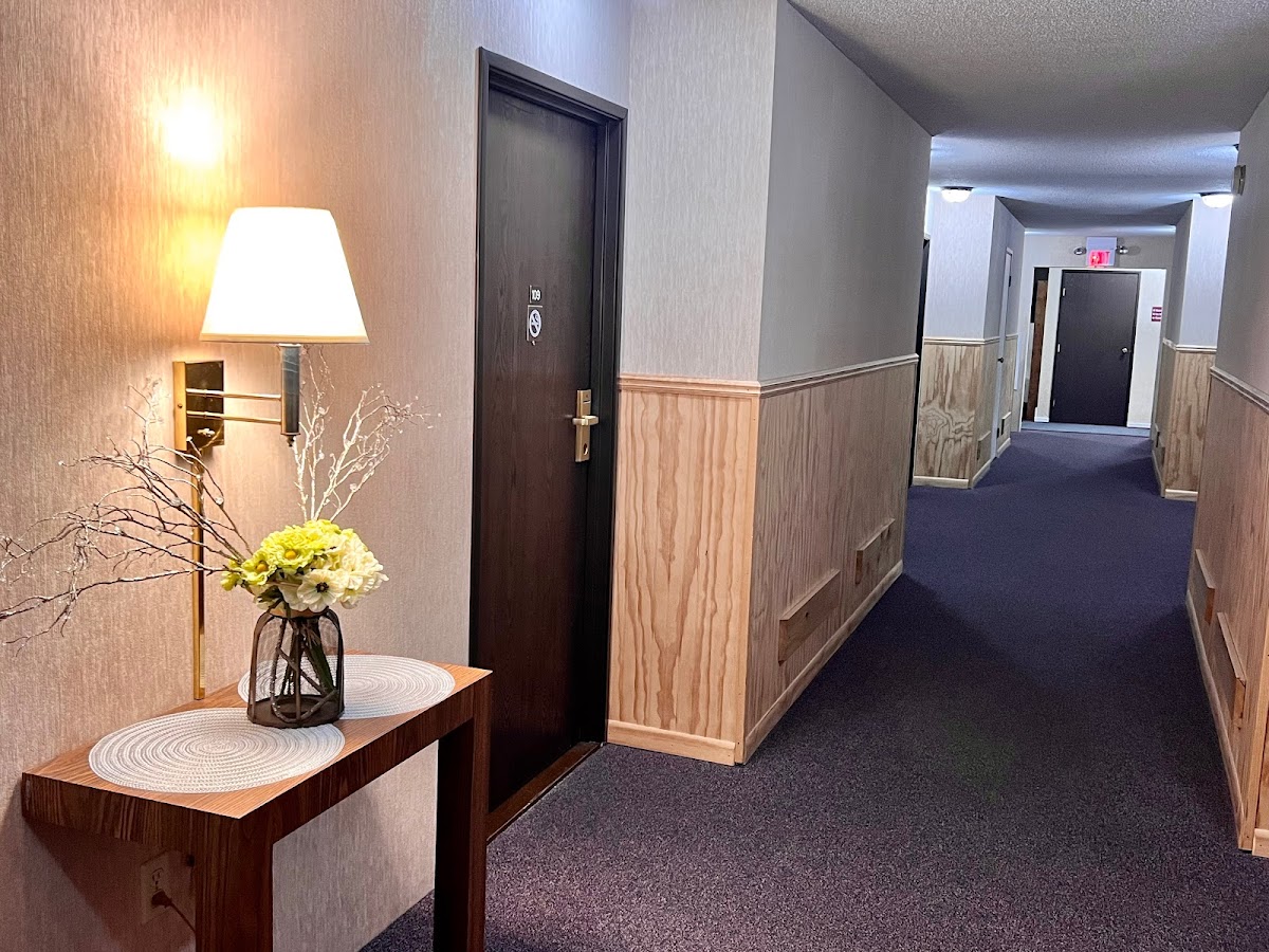 Paradise Inn & Suites photo 3