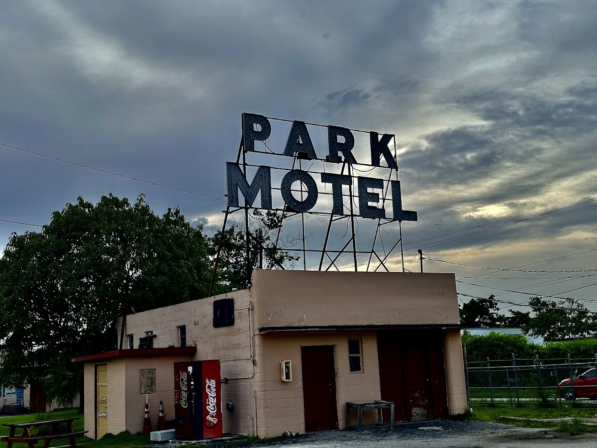 Park Motel photo 3