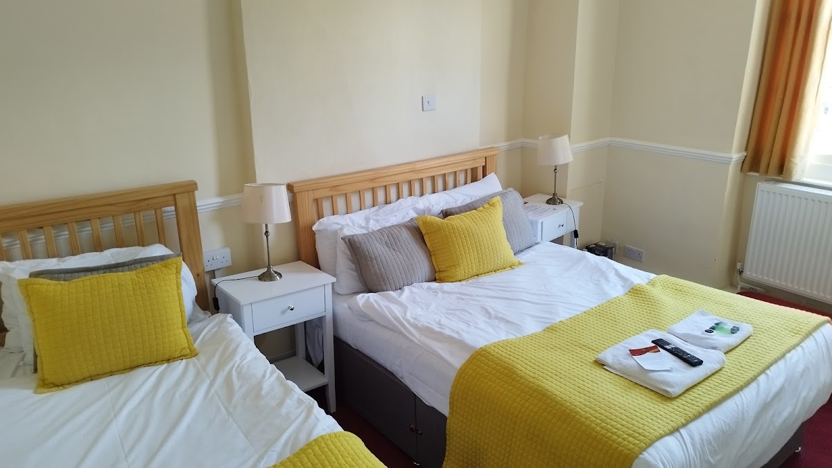Crown Hotel photo 2