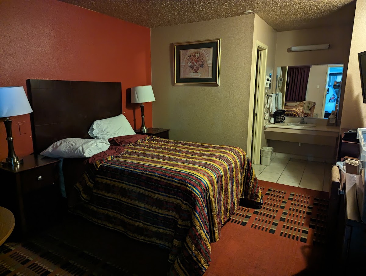 Colonial Inn