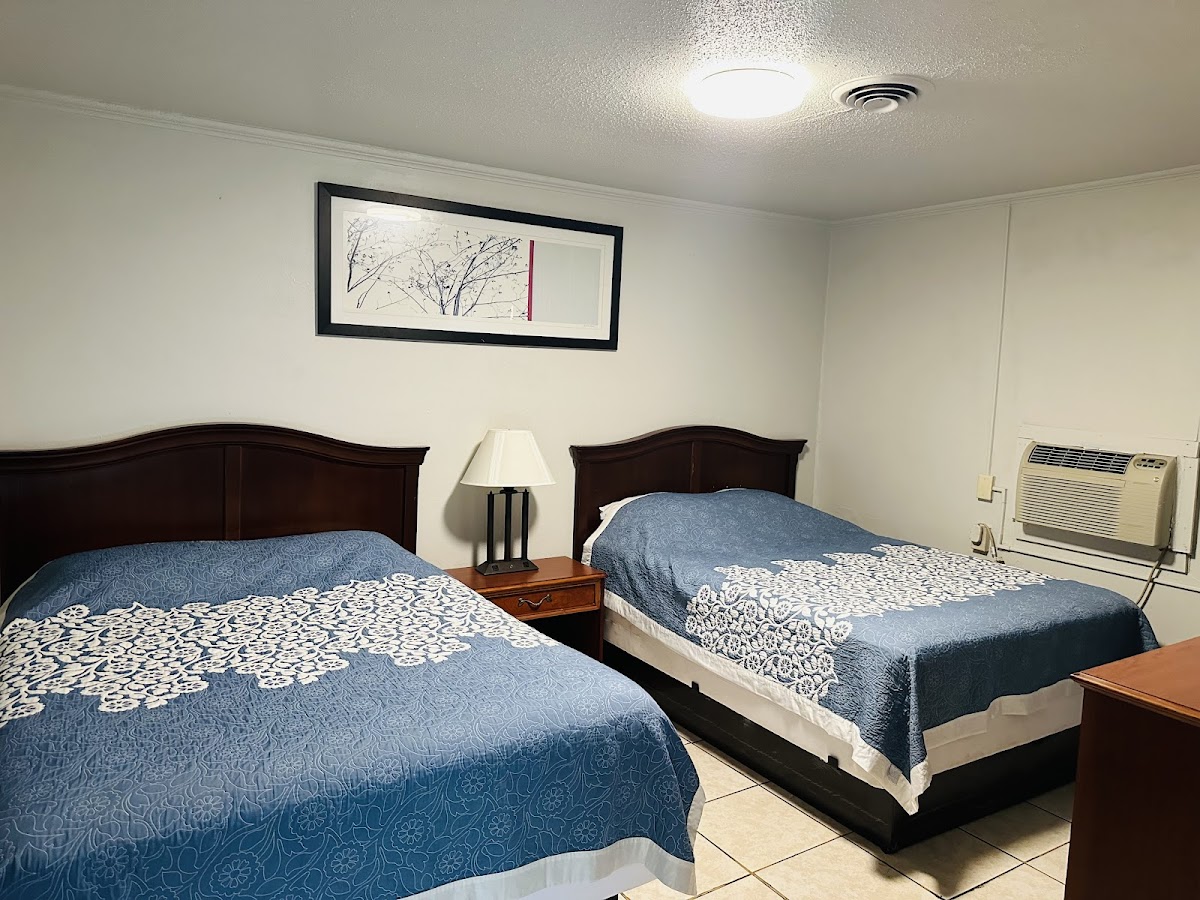 Skyline Motel photo 2