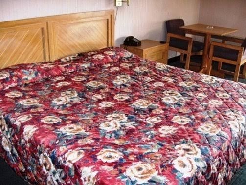 Regal Inn photo 3