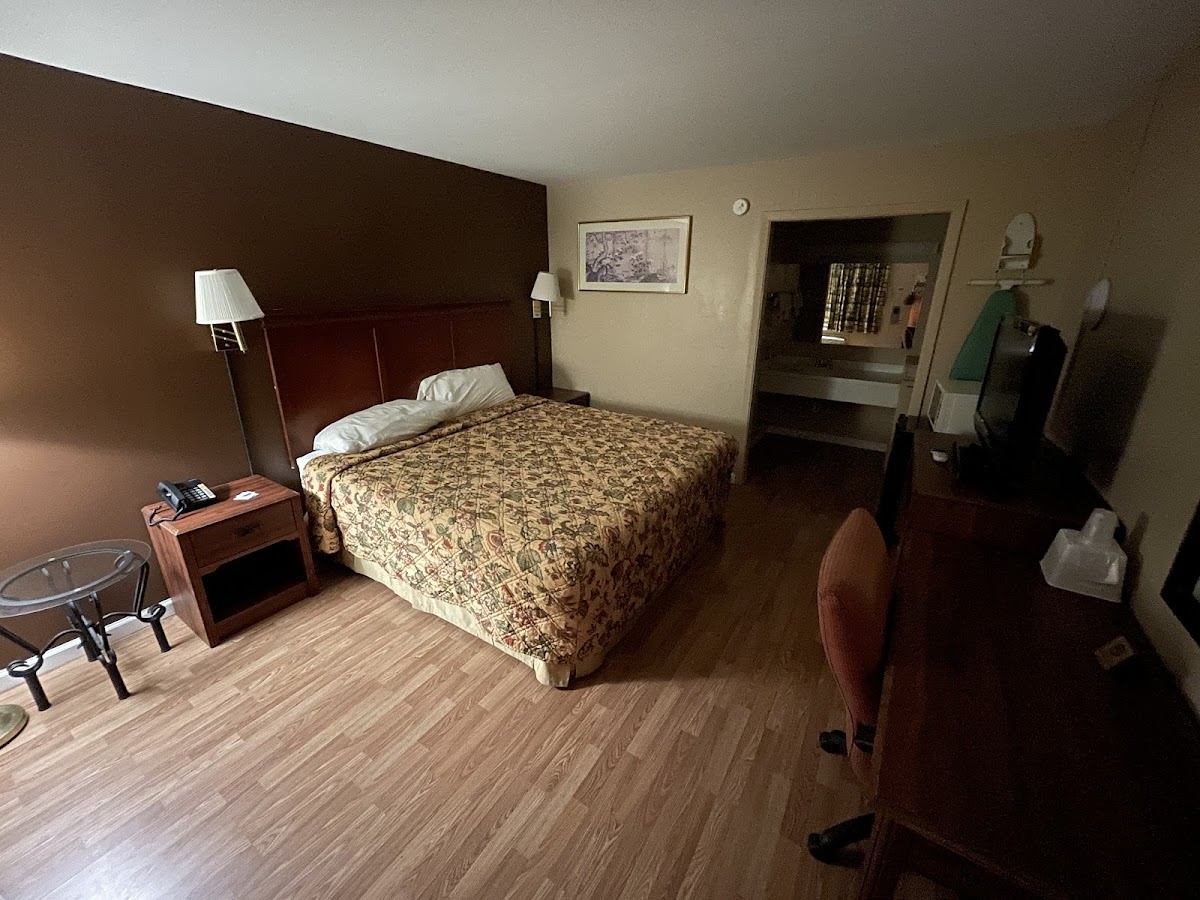 BUDGET INN