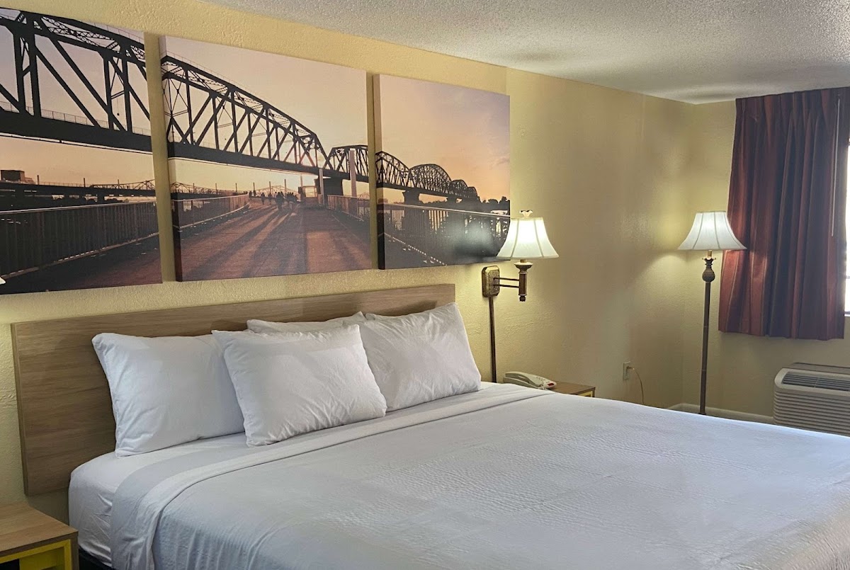 Days Inn by Wyndham Clinton photo 2
