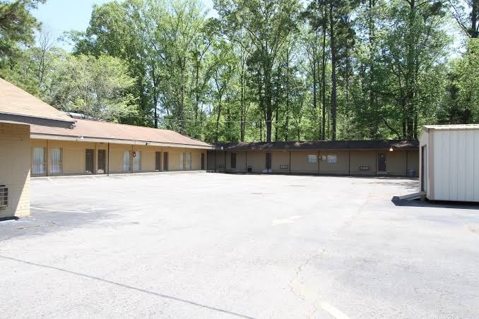 Deluxe Inn