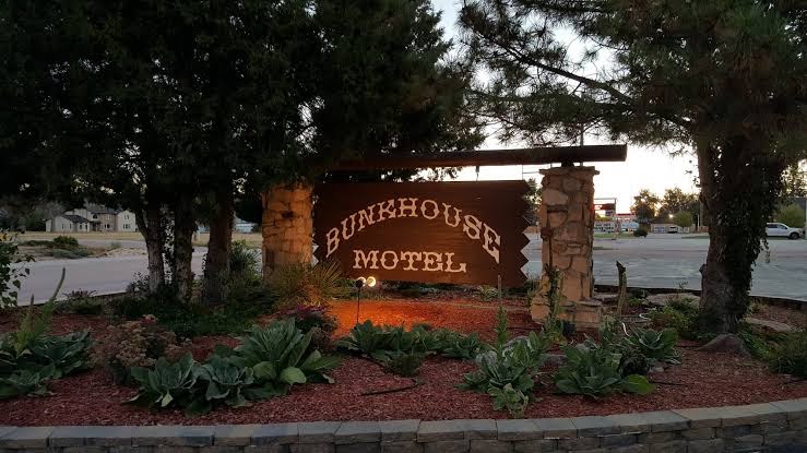 Bunkhouse Motel
