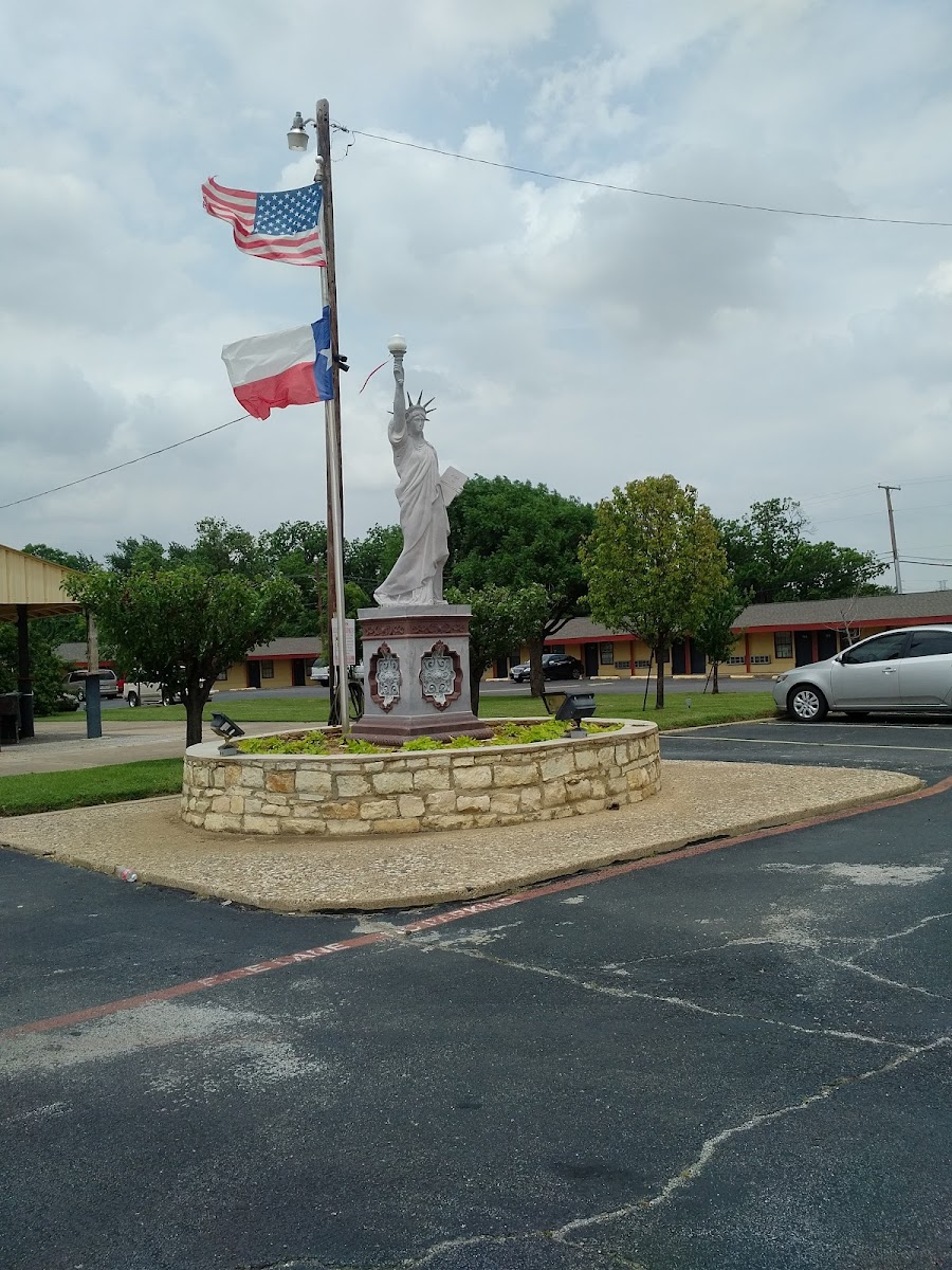 Lone Star Inn photo 2