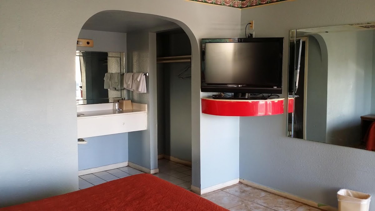 Regency Inn photo 3