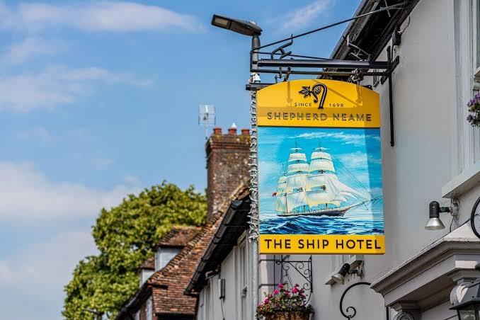 The Ship Hotel photo 3