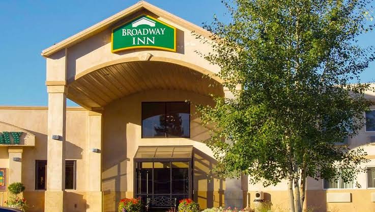 Broadway Inn
