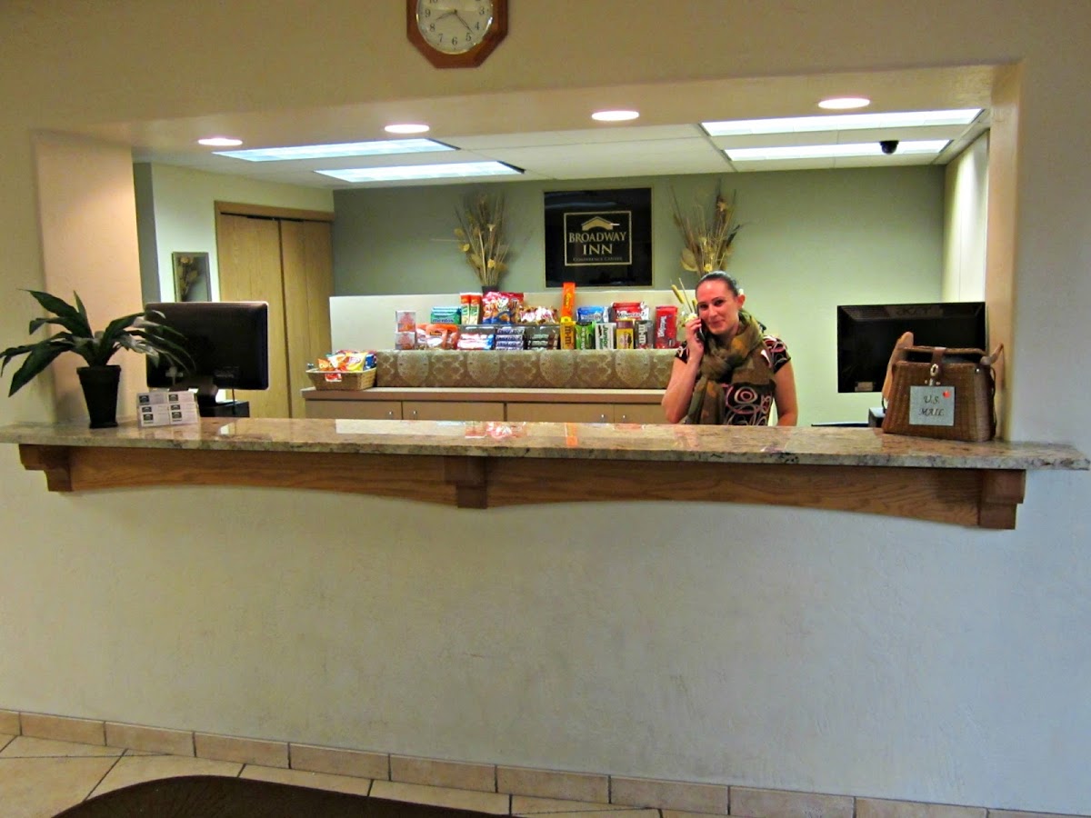Broadway Inn photo 3