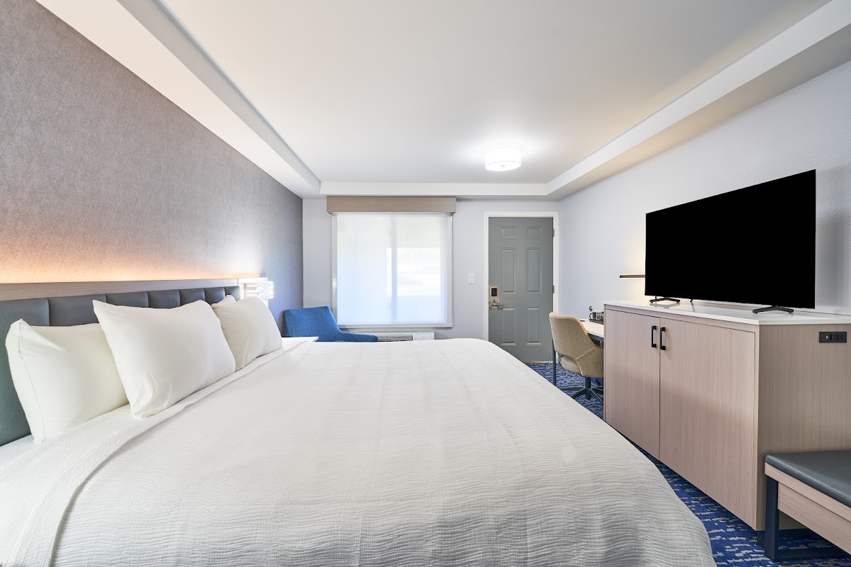 All Seasons Inn & Suites photo 2