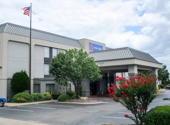 Skyline Inn