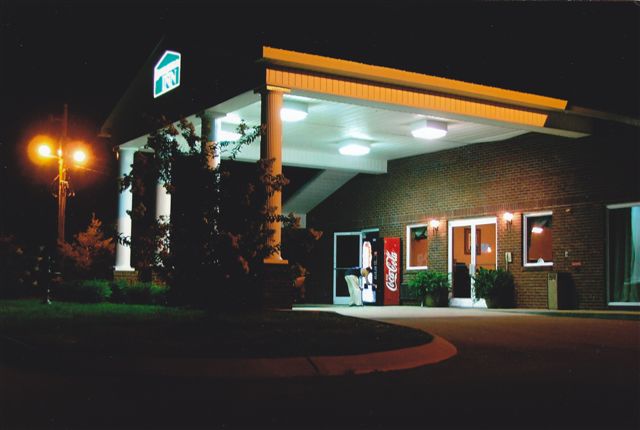 Deerfield Inn & Suites photo 3
