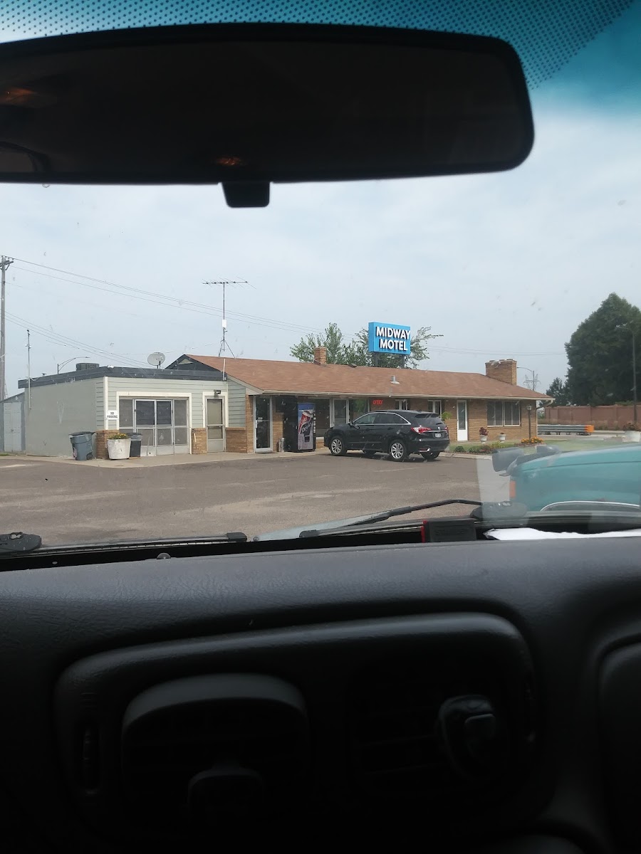 Midway Motel photo 3