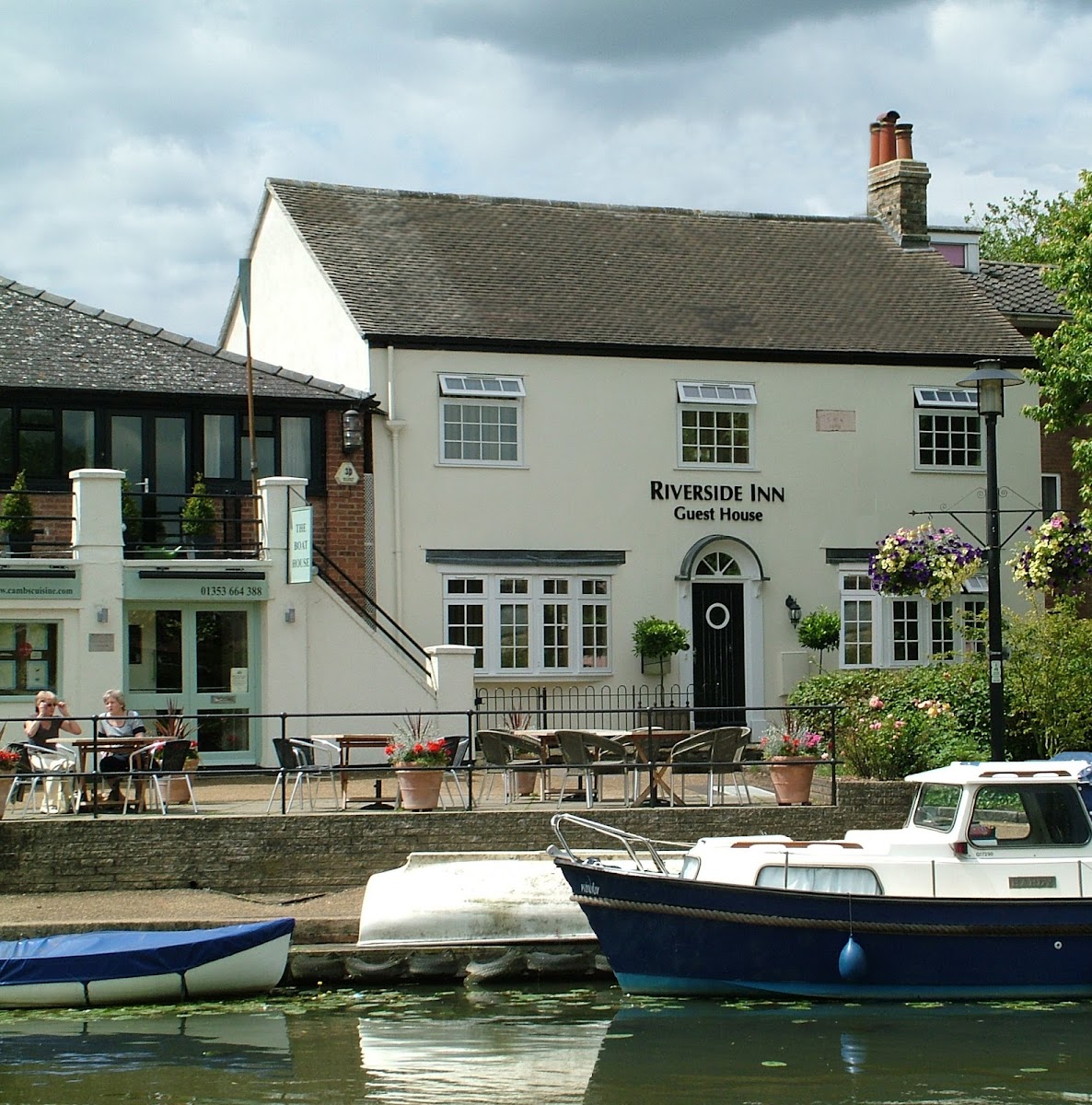 Riverside Inn