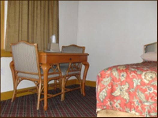 Budget Inn photo 3