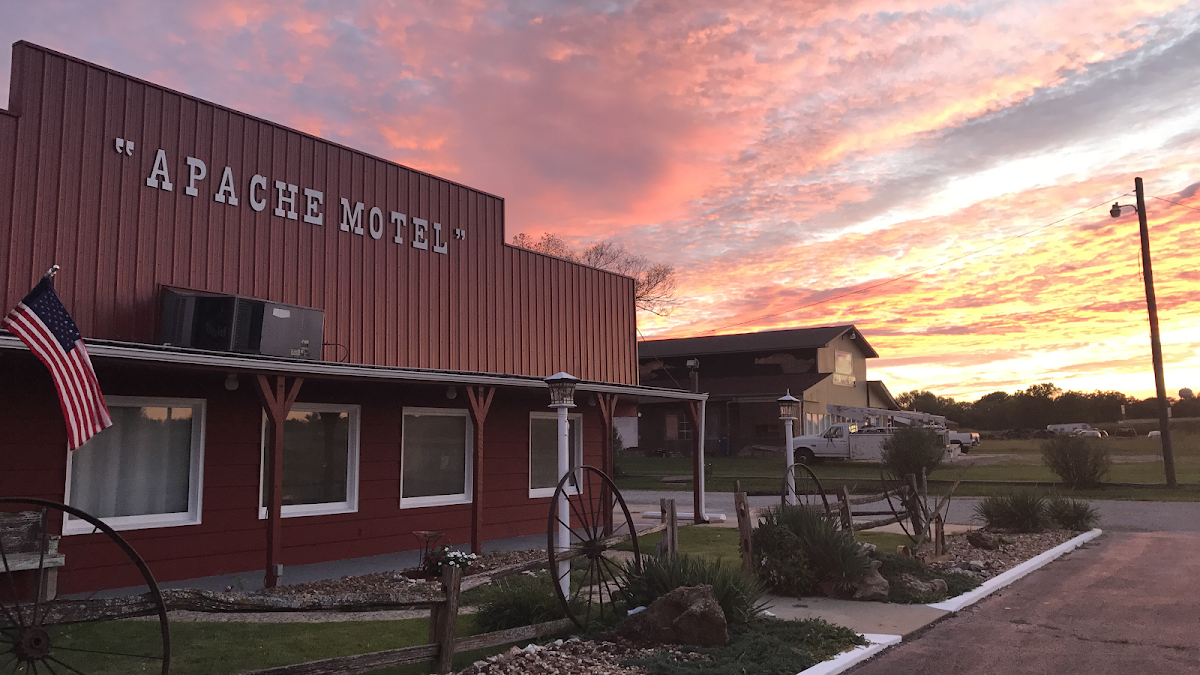 Apache Motel